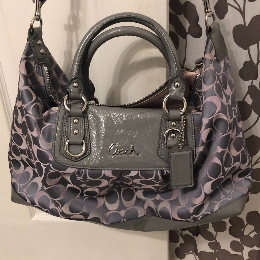 Light purple coach shoulder bag - Picture 2 of 7